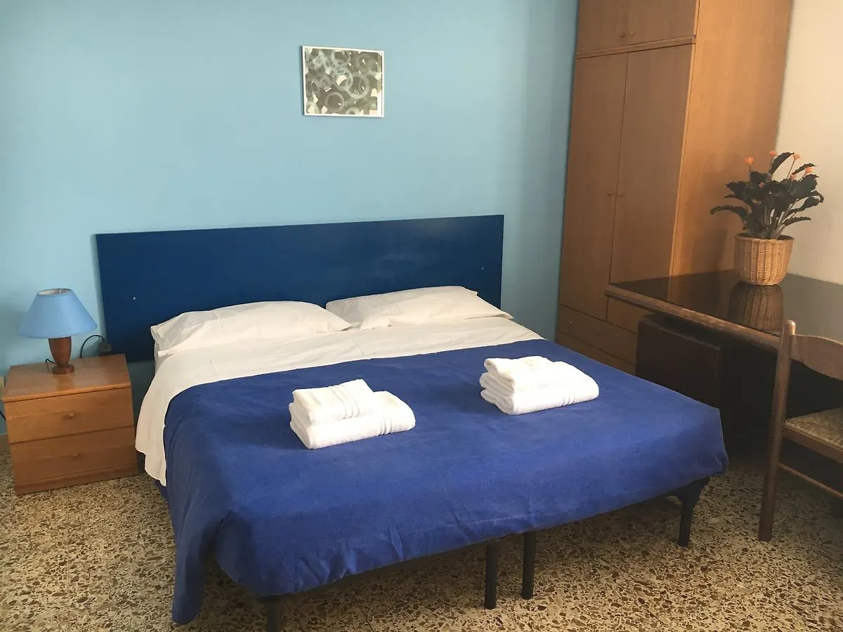 Guest house Pisa Lodge B&B Hostel Italy