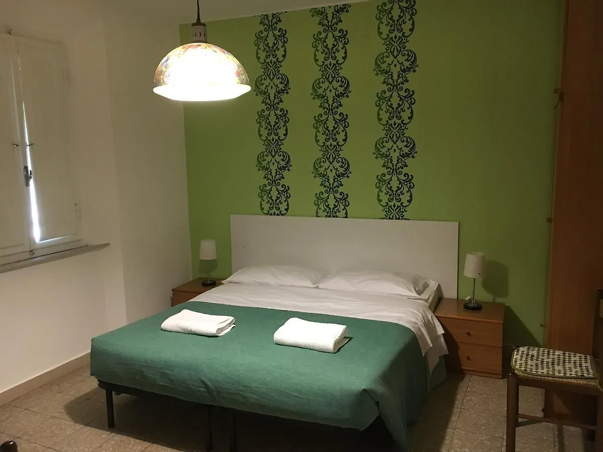 Pisa Lodge B&B Hostel 0*,